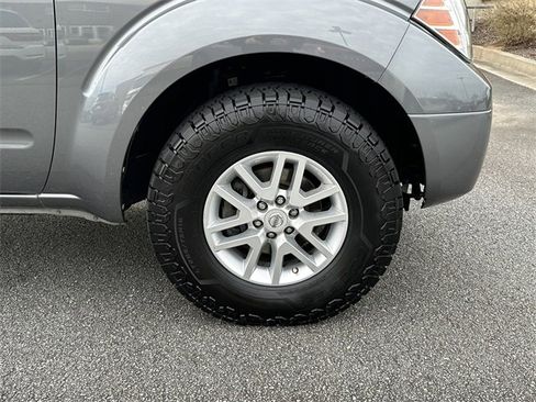 Used 2019 Nissan Frontier SV image 13