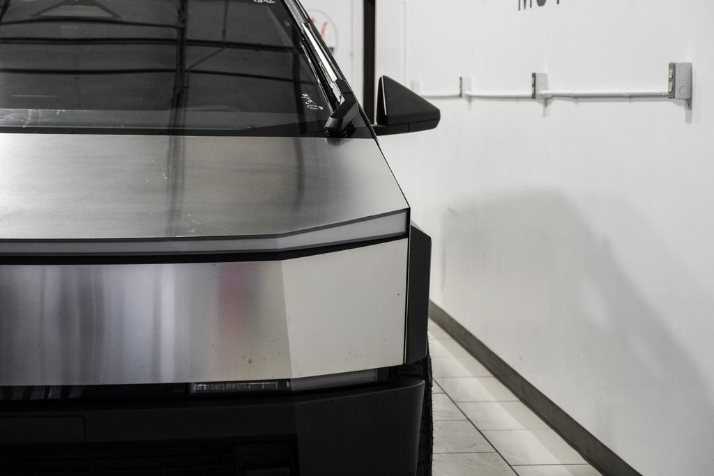 Used 2024 Tesla Cybertruck AWD Crew Cab image 44
