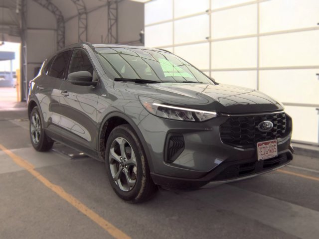 Used 2025 Ford Escape ST-Line AWD/4WD image 3