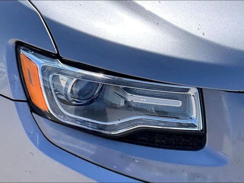 Used 2015 Jeep Grand Cherokee Limited w/ Luxury Group II image 30