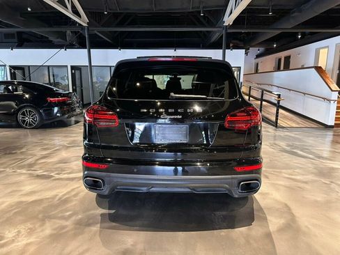 Used 2018 Porsche Cayenne AWD/4WD image 4