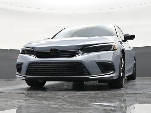 Used 2023 Honda Civic Sport image 28