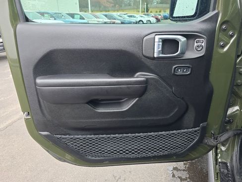 Used 2021 Jeep Wrangler Unlimited Rubicon w/ Safety Group image 11