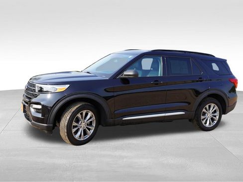 Certified 2024 Ford Explorer XLT w/ Equipment Group 202A AWD/4WD image 10