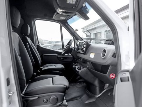 Used 2026 Mercedes-Benz Sprinter 2500 image 19