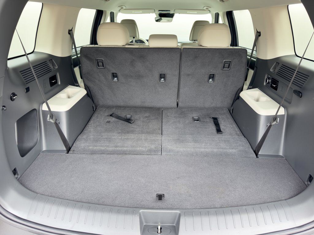 Used 2025 Hyundai Santa Fe SEL FWD image 28