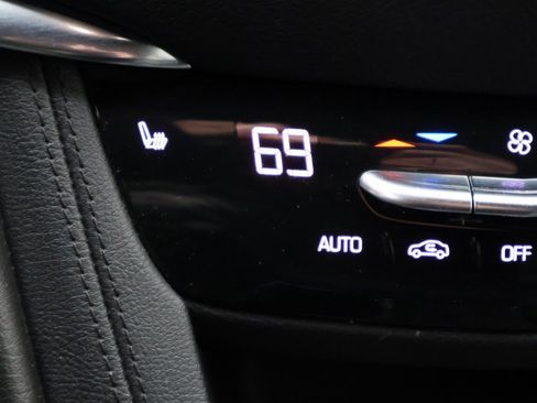 Used 2020 Cadillac XT5 Premium Luxury image 33