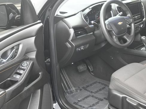 Used 2020 Chevrolet Traverse LS FWD image 10