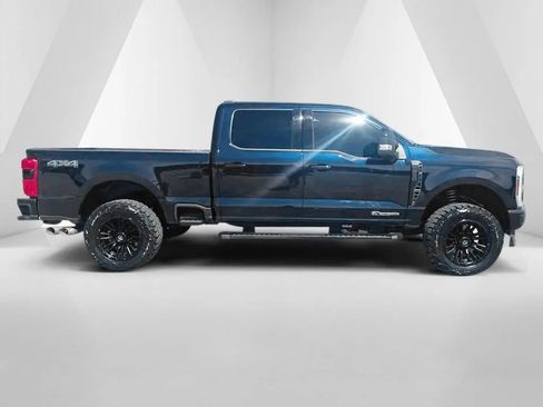 Used 2025 Ford F250 Lariat w/ Black Appearance Package AWD/4WD image 8