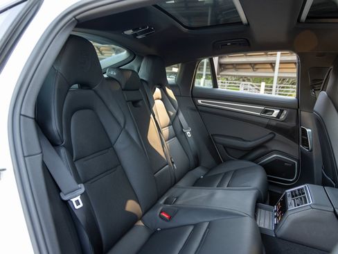 Certified 2023 Porsche Panamera Platinum Edition image 49