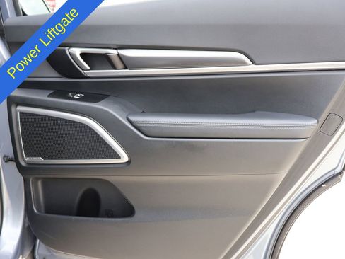 Used 2025 Kia Telluride S FWD image 11