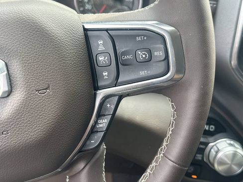 Used 2025 RAM 1500 Laramie AWD/4WD image 27