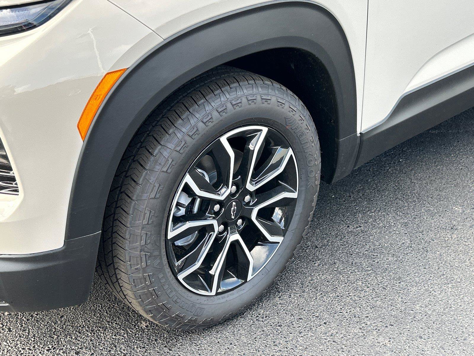 New 2026 Chevrolet TrailBlazer ACTIV w/ Convenience Package FWD image 11