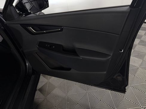 Used 2025 Kia EV6 Light RWD image 31