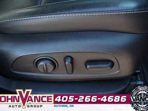 Used 2020 GMC Acadia SLT w/ Driver Alert Package II image 18