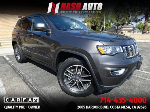 Used 2019 Jeep Grand Cherokee Laredo w/ 18" Wheel & 8.4" Radio Group RWD image 6