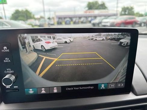 Used 2025 Honda Pilot Touring image 23