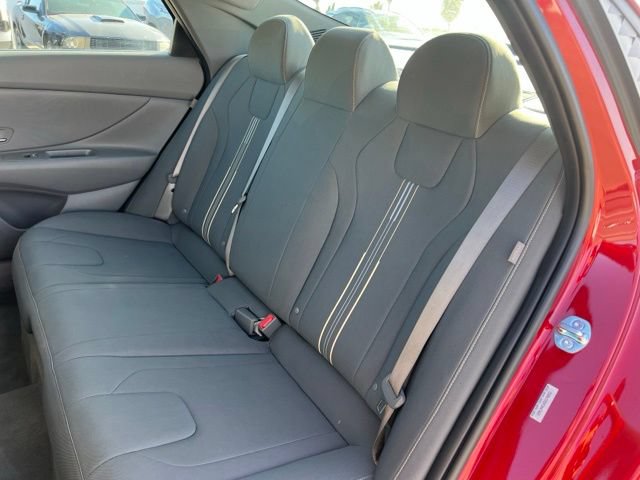 Used 2025 Hyundai Elantra Hybrid FWD image 15