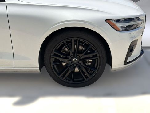 Certified 2024 Volvo S60 B5 Plus FWD image 11