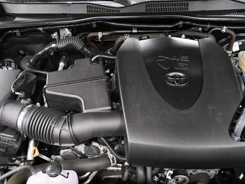 Certified 2023 Toyota Tacoma TRD Sport AWD/4WD image 33