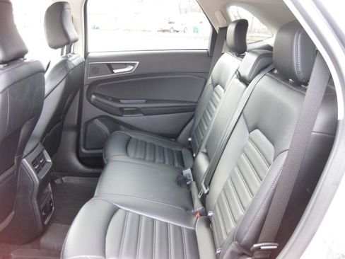 Used 2024 Ford Edge SEL w/ Convenience Package image 11