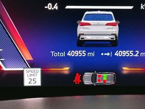 Used 2024 BMW X5 xDrive50e image 26