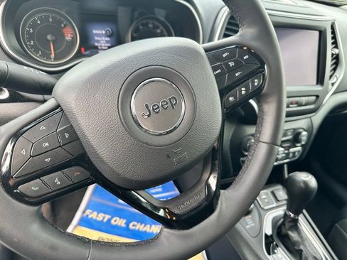 Used 2023 Jeep Cherokee Altitude Lux image 7