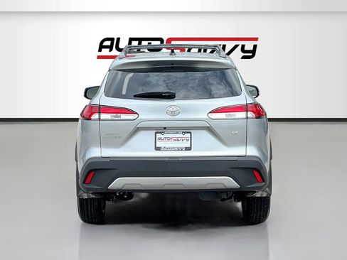 Used 2025 Toyota Corolla Cross LE FWD image 6