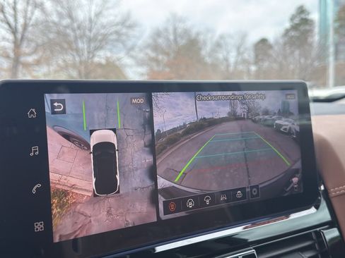 New 2026 Nissan Pathfinder Platinum image 25