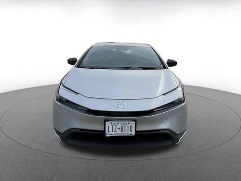 Used 2025 Toyota Prius LE image 4