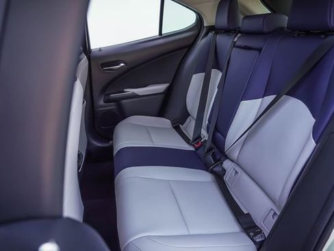 Certified 2025 Lexus UX 300h FWD w/ Accessory Package (Z2) image 18