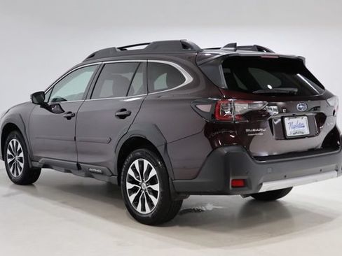 Used 2025 Subaru Outback Limited AWD/4WD image 5