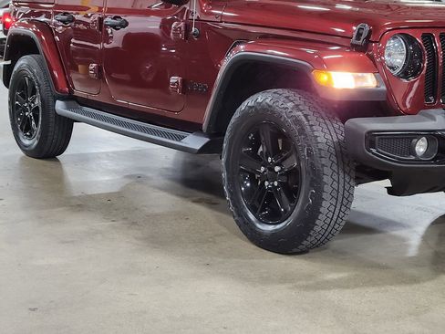 Used 2021 Jeep Wrangler Unlimited Sahara image 16