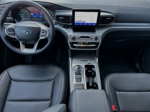 New 2024 Ford Explorer XLT w/ Equipment Group 202A RWD image 10