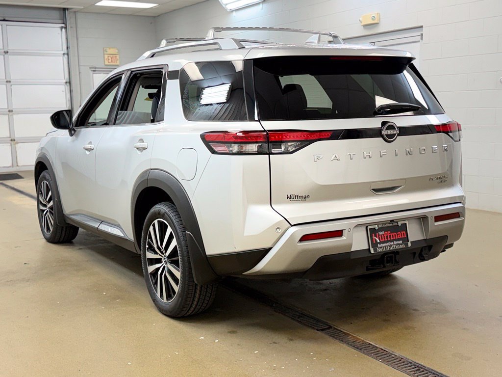 Used 2024 Nissan Pathfinder Platinum AWD/4WD image 8