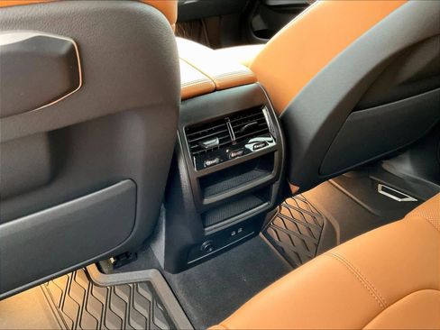 Used 2025 BMW X5 xDrive40i w/ Parking Assistance Package image 33