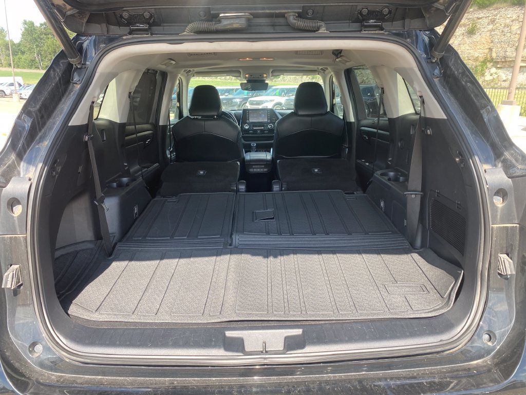 Used 2021 Toyota Highlander XLE AWD/4WD image 83