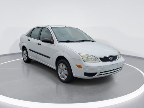 Used 2007 Ford Focus S image 2