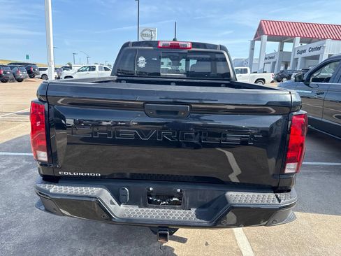 Used 2025 Chevrolet Colorado Trail Boss AWD/4WD image 9