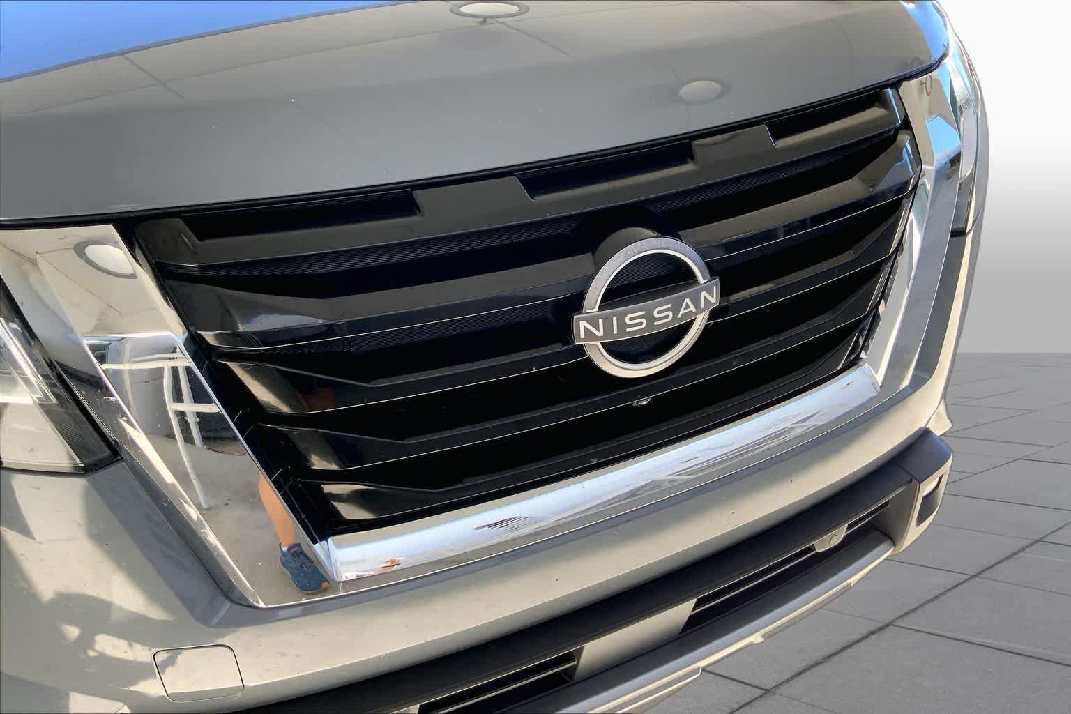 Used 2022 Nissan Pathfinder Platinum w/ Lighting Package (N93) FWD image 30