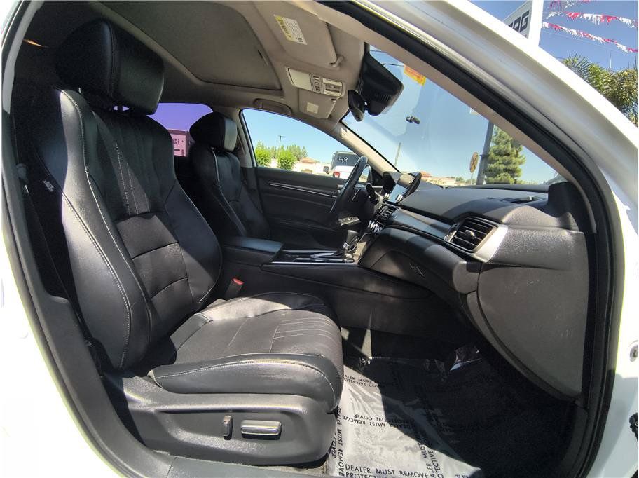 Used 2018 Honda Accord Touring image 14