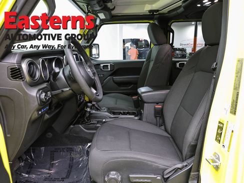 Used 2023 Jeep Wrangler Unlimited w/ Cold Weather Group AWD/4WD image 14
