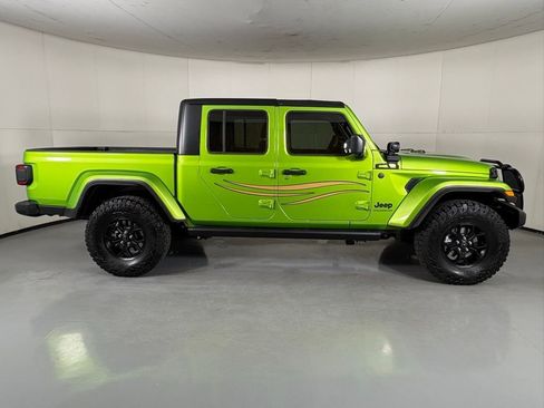 Used 2025 Jeep Gladiator Sport AWD/4WD image 9