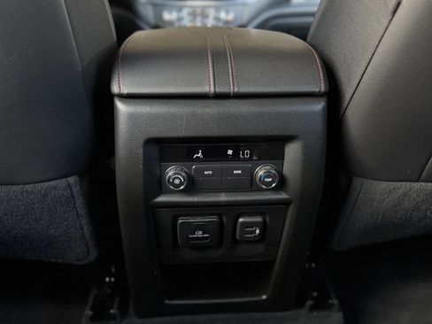 Used 2023 Chevrolet Traverse RS AWD/4WD image 45