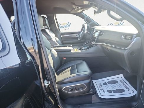 Used 2023 Jeep Wagoneer 4WD image 13