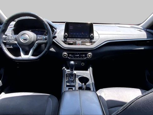 Used 2019 Nissan Altima 2.5 SV FWD image 16