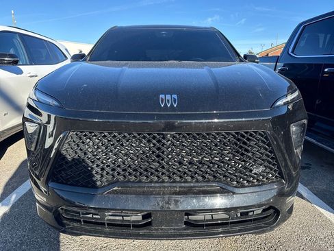 Used 2025 Buick Enclave Sport Touring image 2