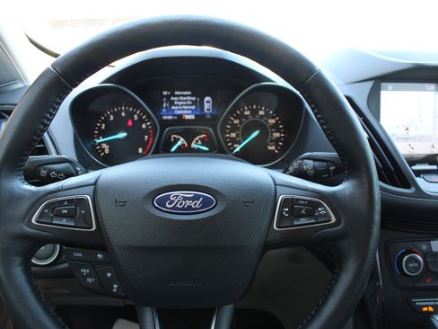 Used 2019 Ford Escape Titanium image 22