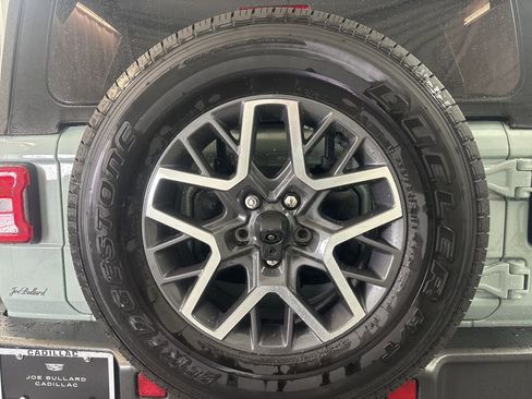 Used 2024 Jeep Wrangler Sahara w/ Technology Group image 30