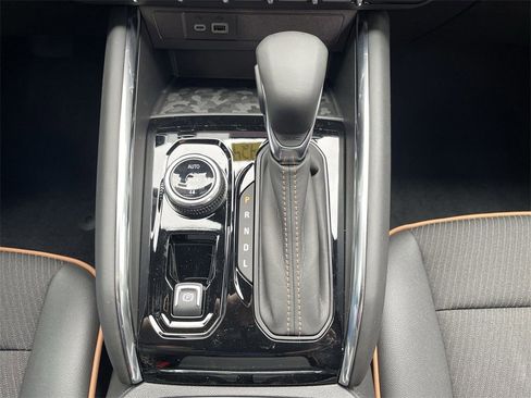 New 2025 GMC Canyon AT4 w/ Nightfall Edition image 16